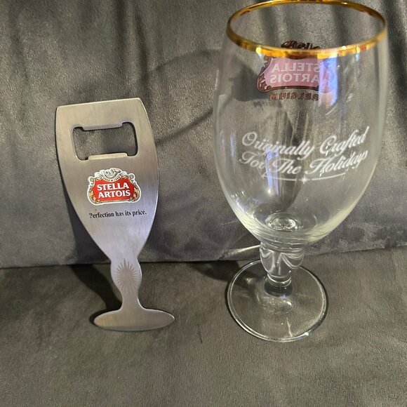 Stella Artois Holiday Glass with Bottle Opener - Picture 2 of 2
